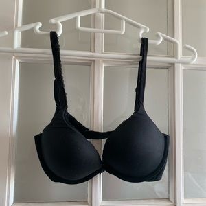🌱2/$40🌱 Body by Victoria’s Secret push-up bra